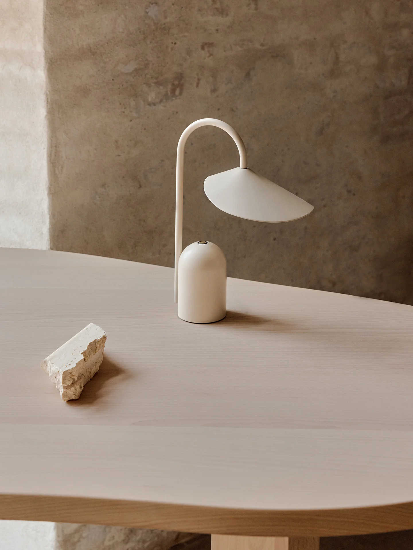 Arum Portable Lamp - Cashmere - Image 3