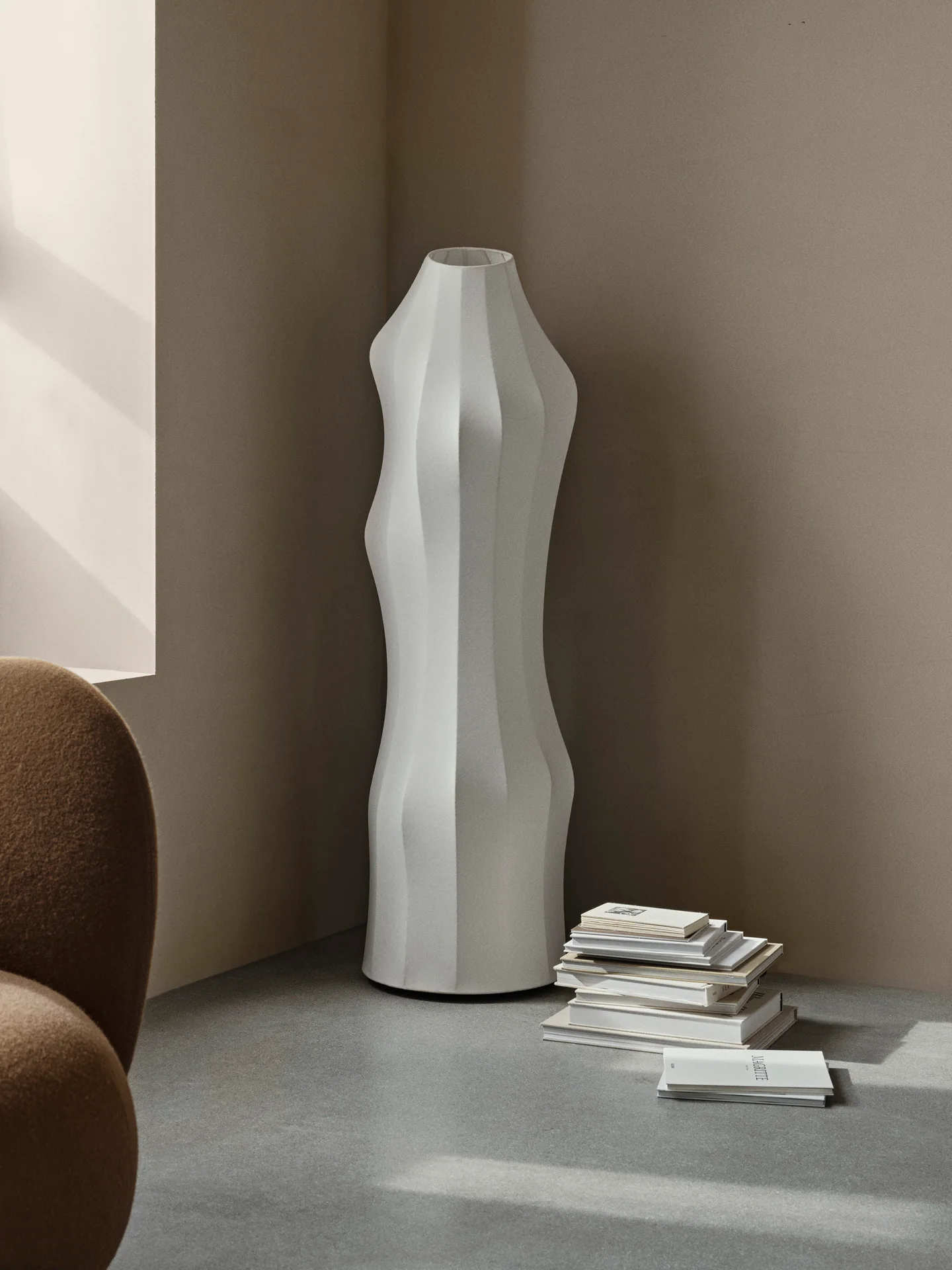 Dae Floor Lamp - White - UL - Image 3