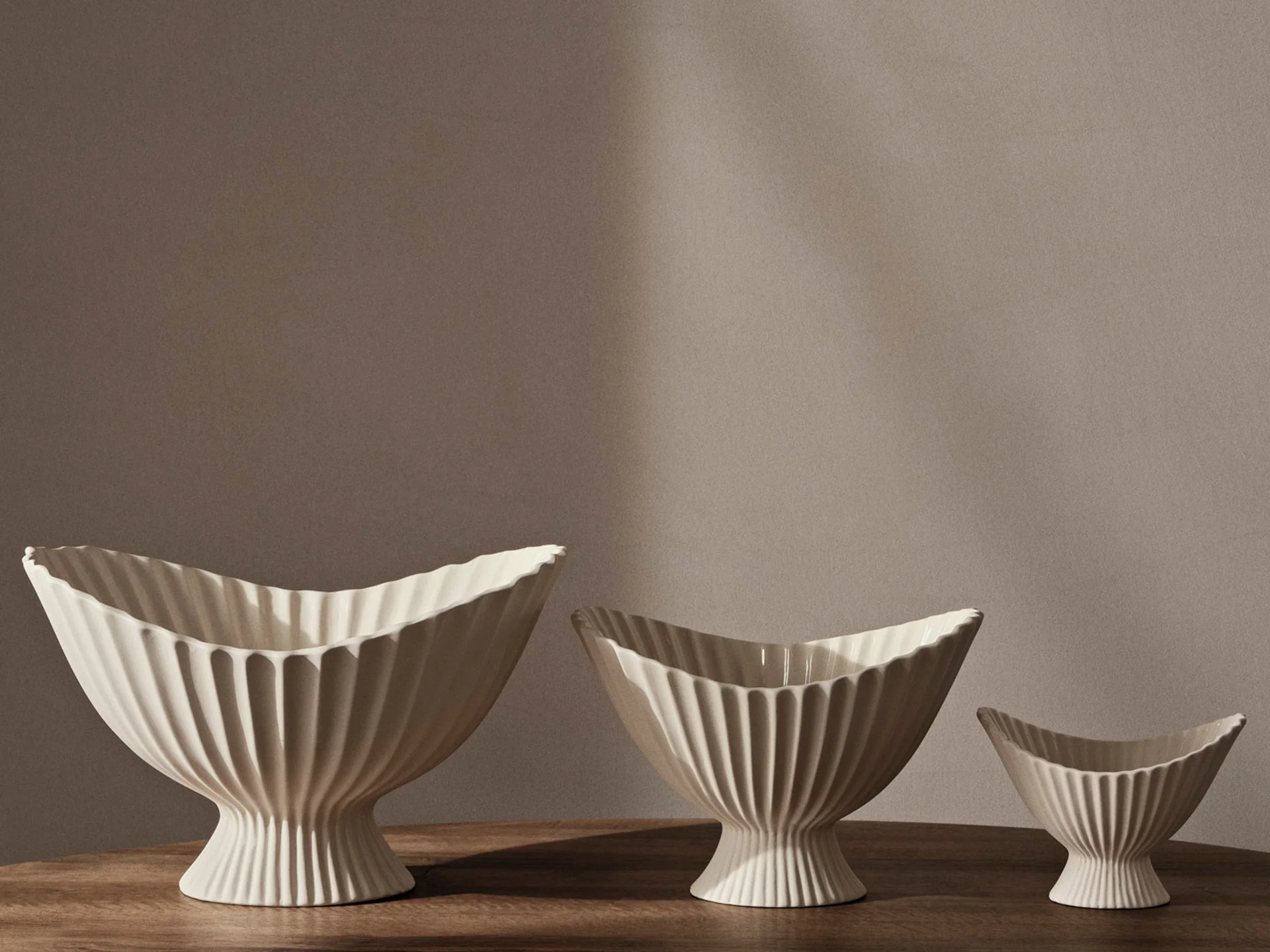 Fountain Centrepiece - Off-White - Image 4