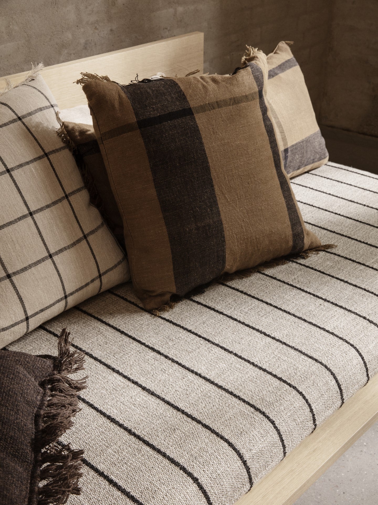 Kona Mattress - Pasadena - Sand/Black - US - Image 3