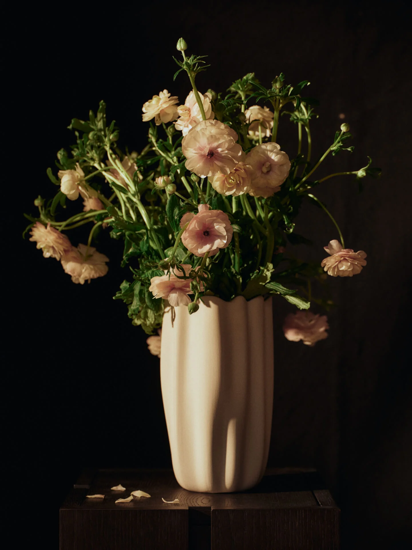 Nium Vase - Off-White - Image 3