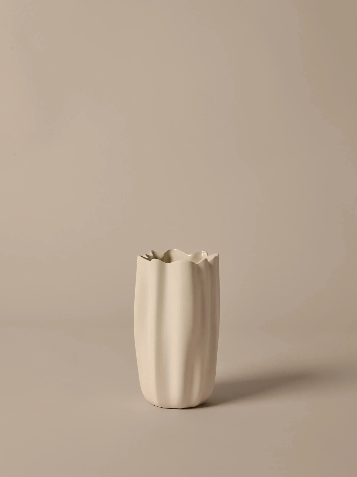 Nium Vase - Off-White - Image 4