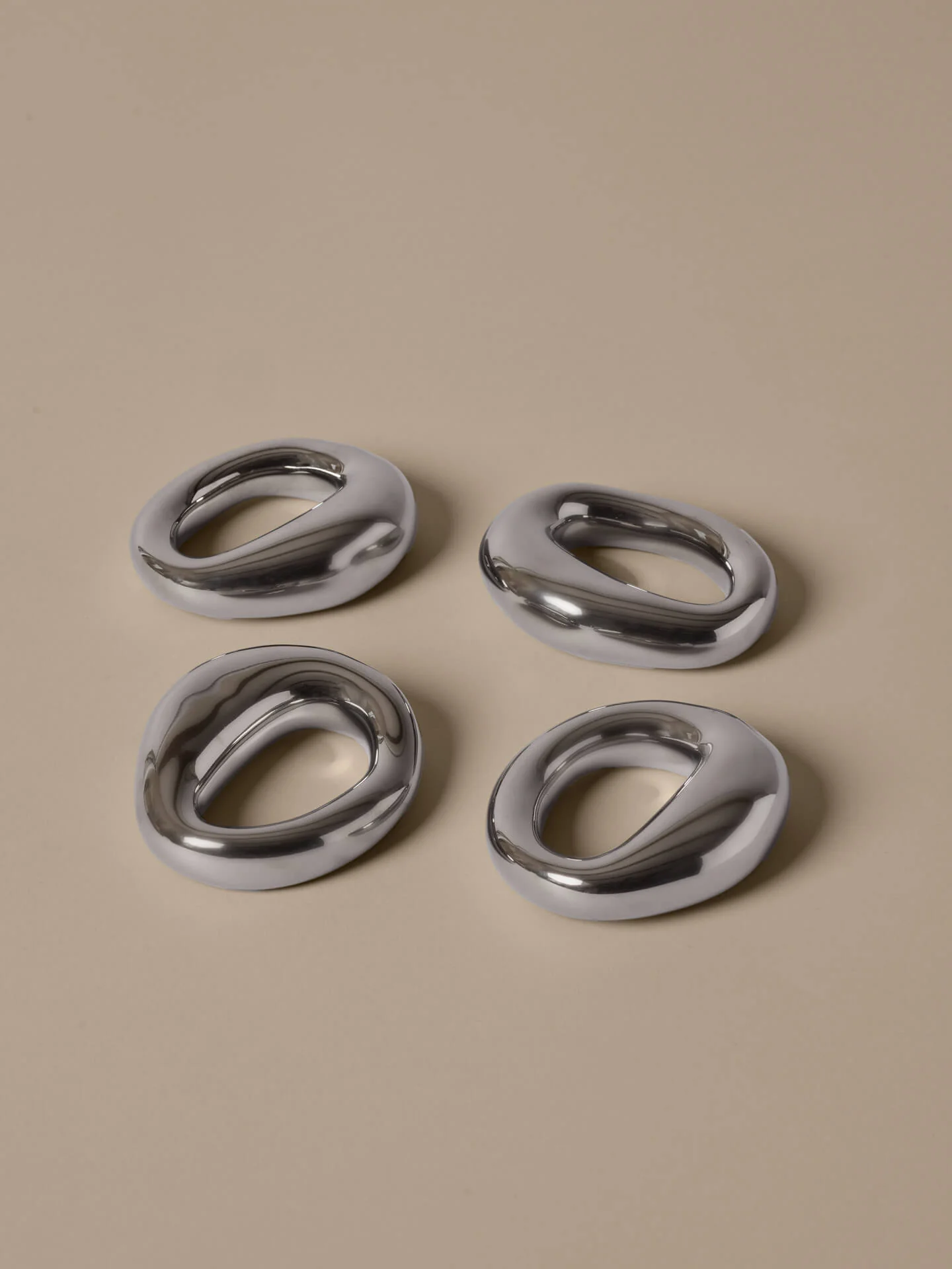 Orrith Napkin Rings - Set of 4 - Silver - Image 3