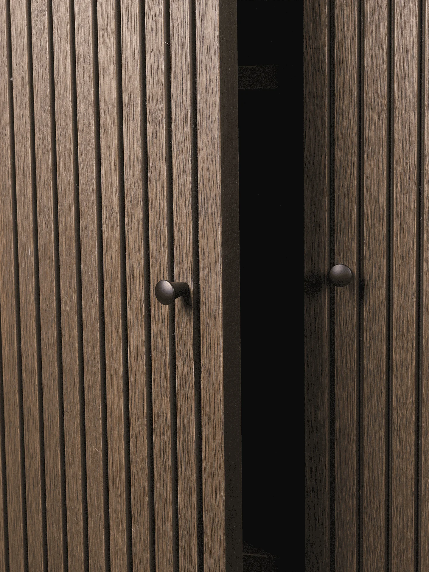 Sill Cupboard - Tall/Deep - Dark Stained Oak - Image 4